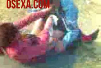 Таджичку выебали прямо на улице  порно видео точик